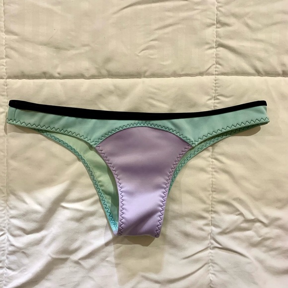 Victoria's Secret flirt bandeau bikini - Picture 5 of 8